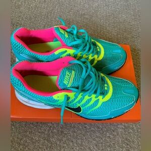 Very Good Condition! Women’s Nike AirMax Torch 4, Size 11